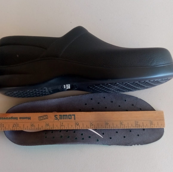 Klogs Footwear Slip Resistant Clogs • Men's 11 Med - Picture 3 of 8